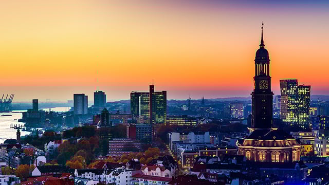 panoramic aerial view of downtown hamburg 640x360